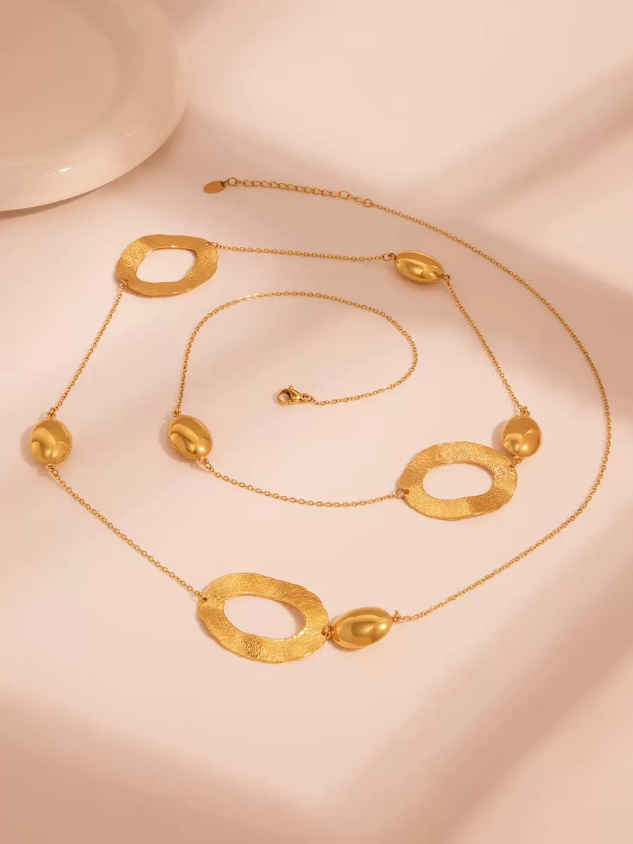 OVAL Necklace - قلادة اوفال