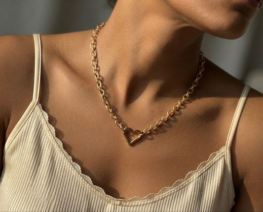 قلادة فالورا - Valora Necklace قلب بتصميم قابل للفتح