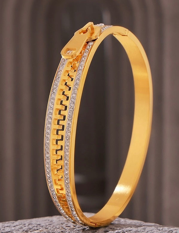 Zipline Bangle- اسوارة السحاب