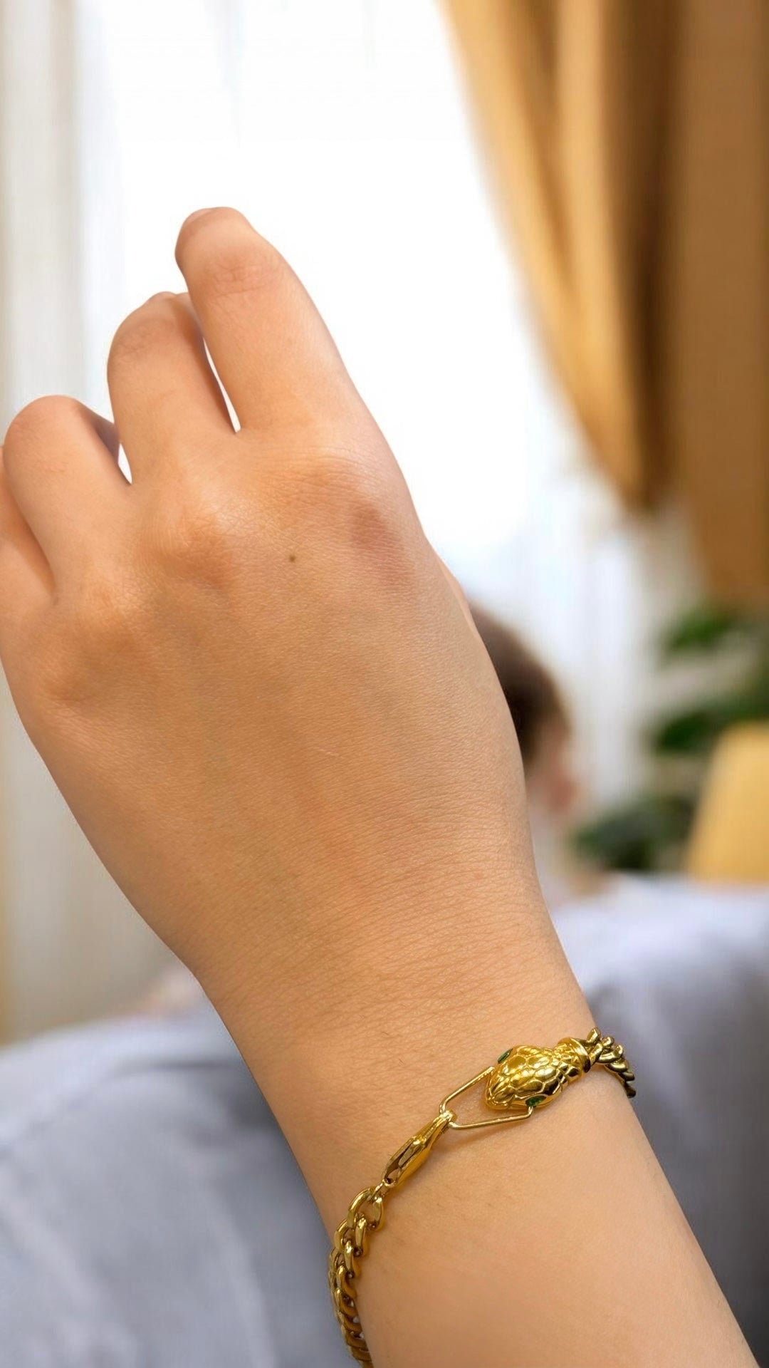 Cobra Luxe Bracelet -سوار كوبرا لوكس بتصميم رأس الأفعى