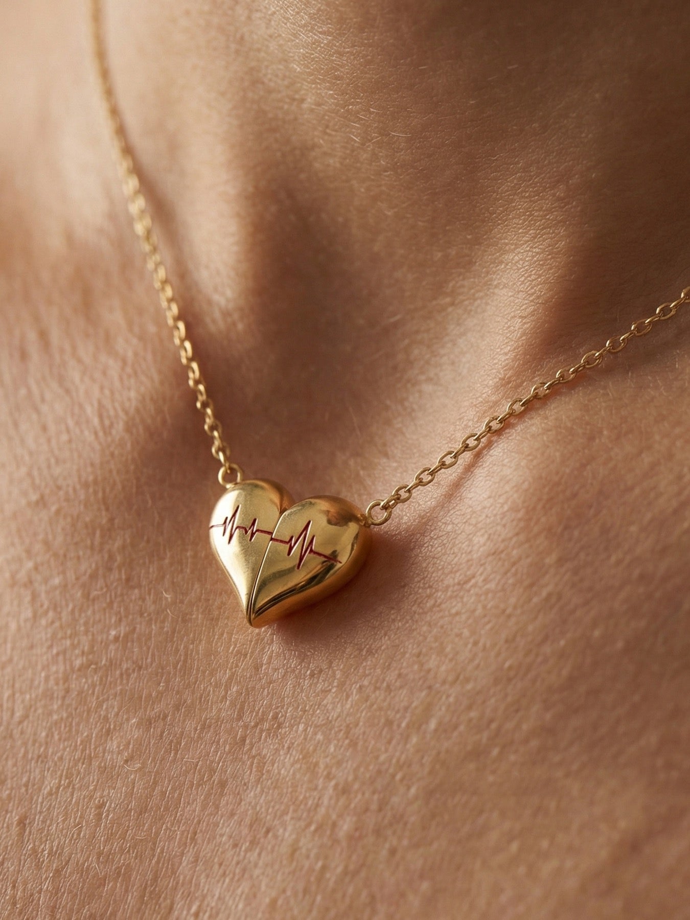 Heartbeat Necklace -قلادة هارتبيت