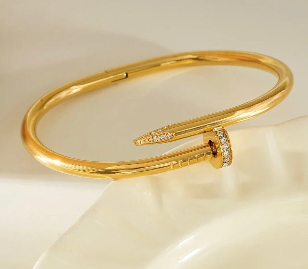 سوار المسمار-  Nail Bracelet