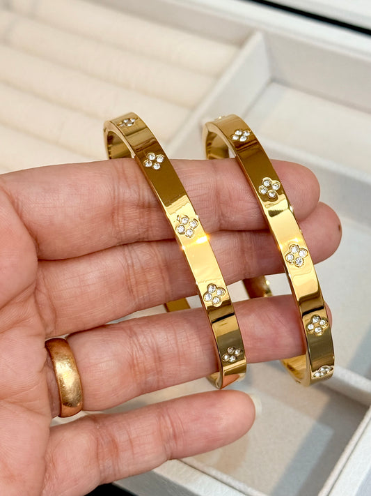 سوار كلوفر- Clover Bangle