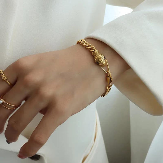Cobra Luxe Bracelet -سوار كوبرا لوكس بتصميم رأس الأفعى