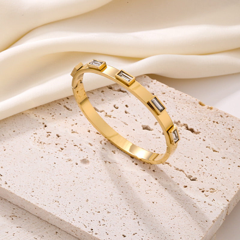 سوار فيورا ب -Viora Bracelet